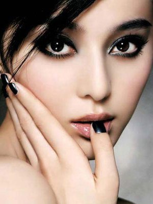 掌握彩妆要点 打造精致五官